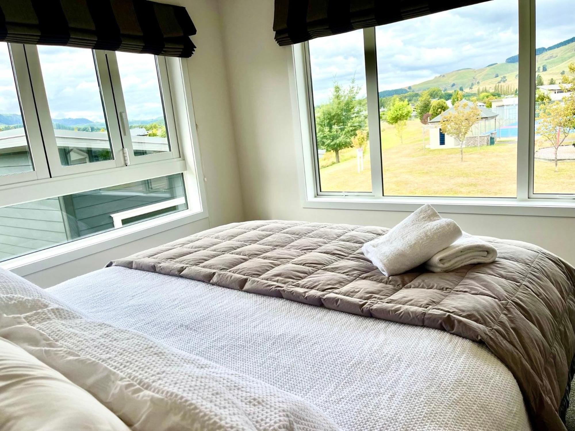 Large And Luxurious At The Lake Kinloch Extérieur photo