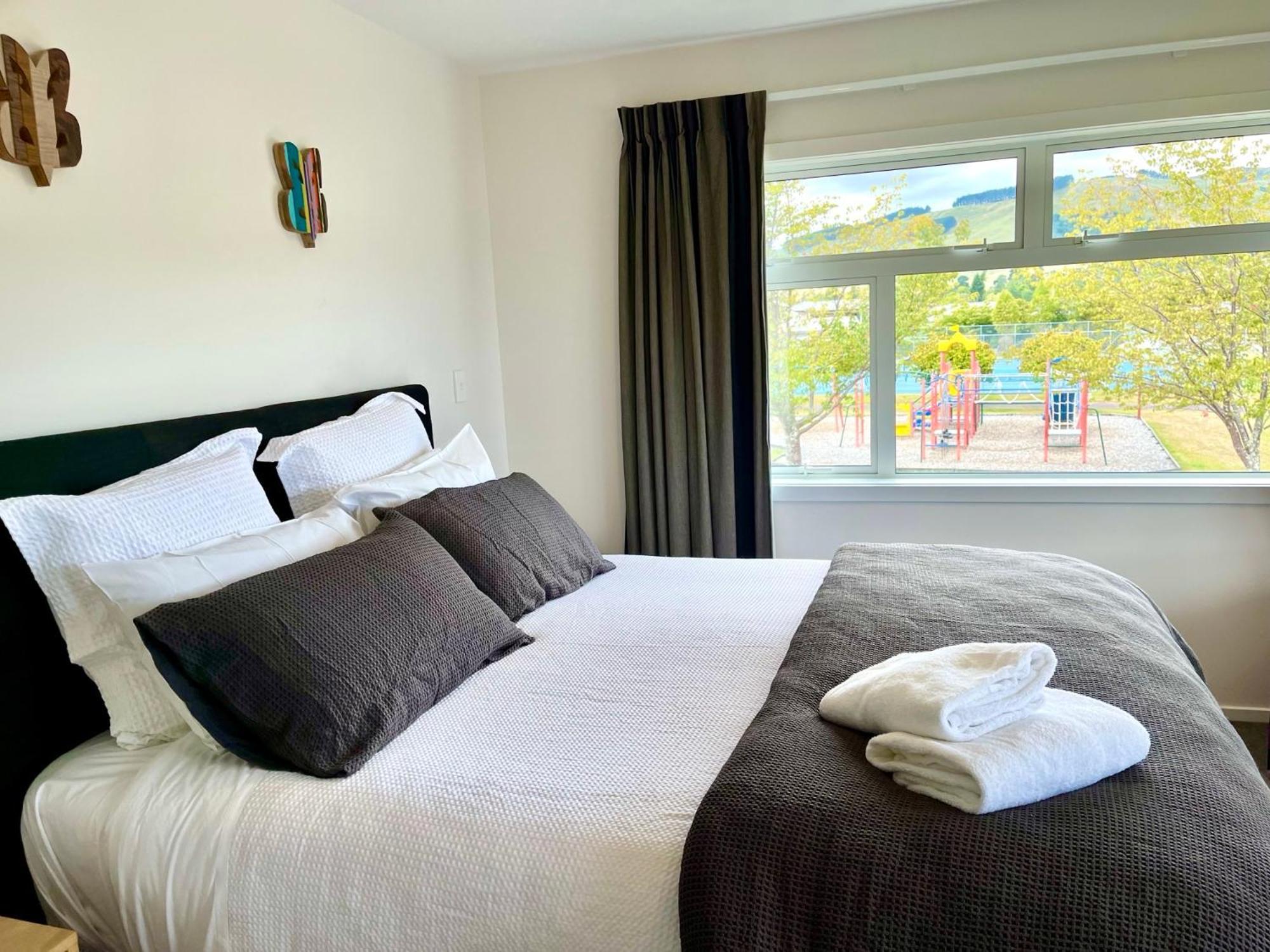 Large And Luxurious At The Lake Kinloch Extérieur photo